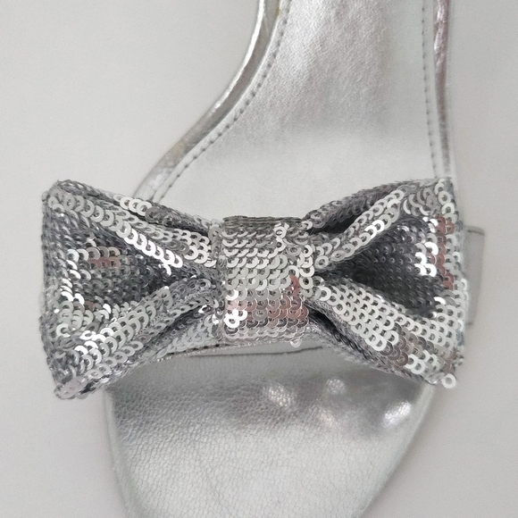 Michael Kors Metallic Silver Sequin Bow Ankle Strap Open-Toe Stiletto High Heels - Picture 2 of 8